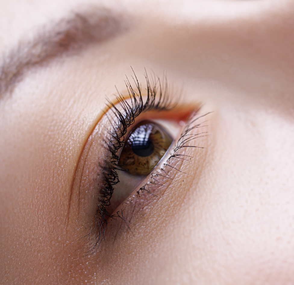 Semi permanent individual lash extensions